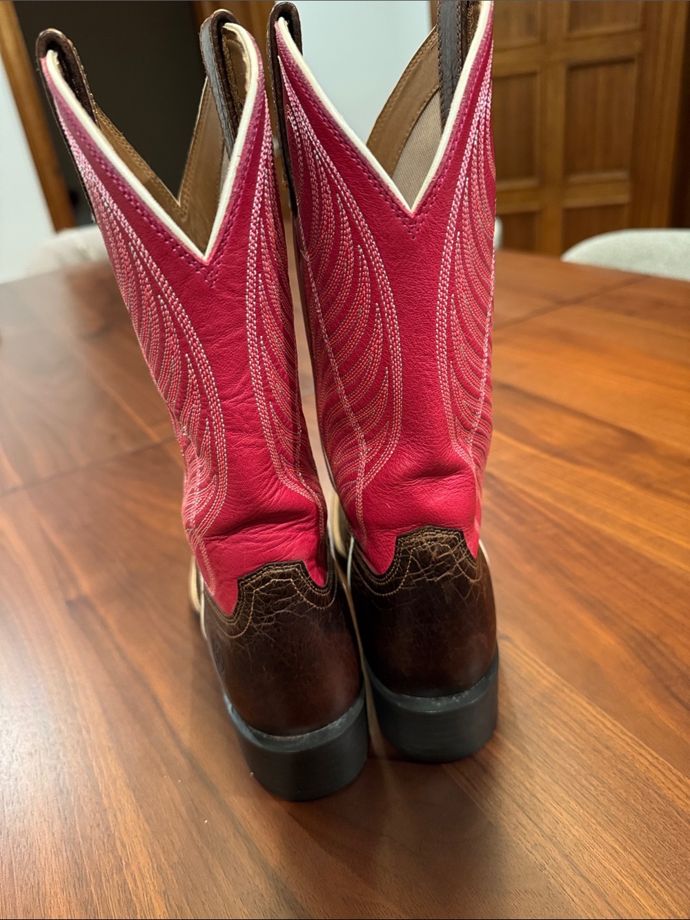 Ariat Women's Round Up Wide Square Toe Western Boots, Sz 6.5 Hot Pink - Picture 4 of 10